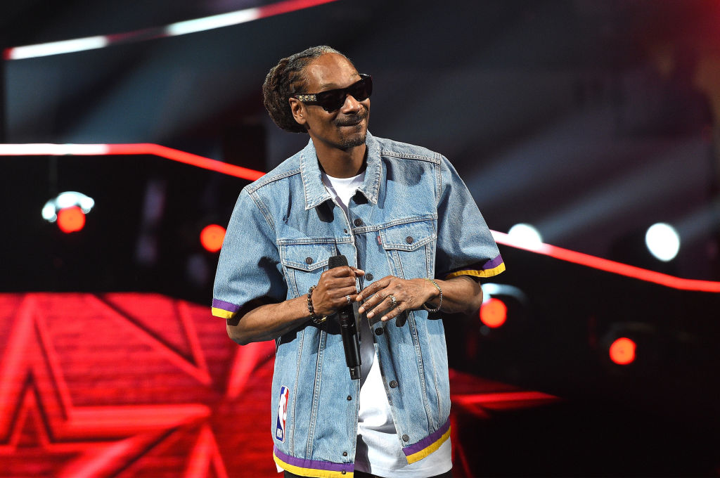 Snoop Dogg Remembers Tupac Bringing Madonna & Weed to SNL